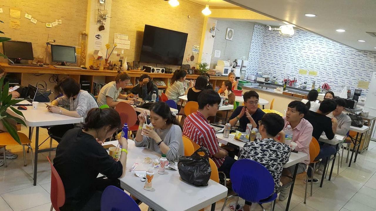 Goodstay Backpackers Gyeongju Guesthouse Esterno foto